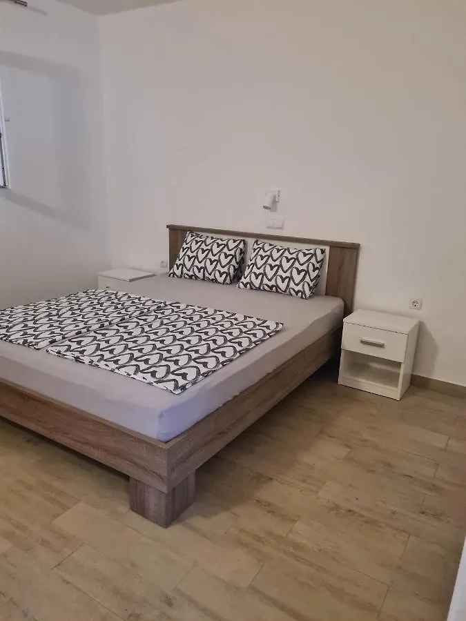 For Two Apartment, Rab Barbat na Rabu