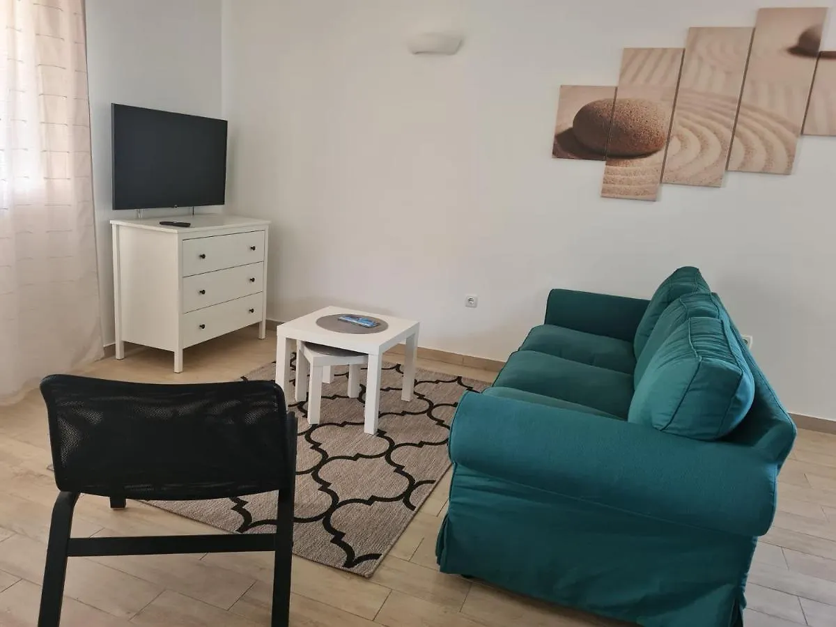 For Two Apartment, Rab Barbat na Rabu